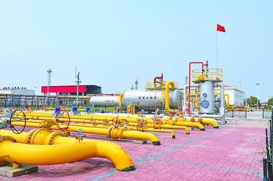 天然气制氢(尤其是结合CCUS的蓝氢)、天然气发电参与电力辅助服务市场、燃气设施与可再生能源形成综合能源系统等模式将逐步成熟