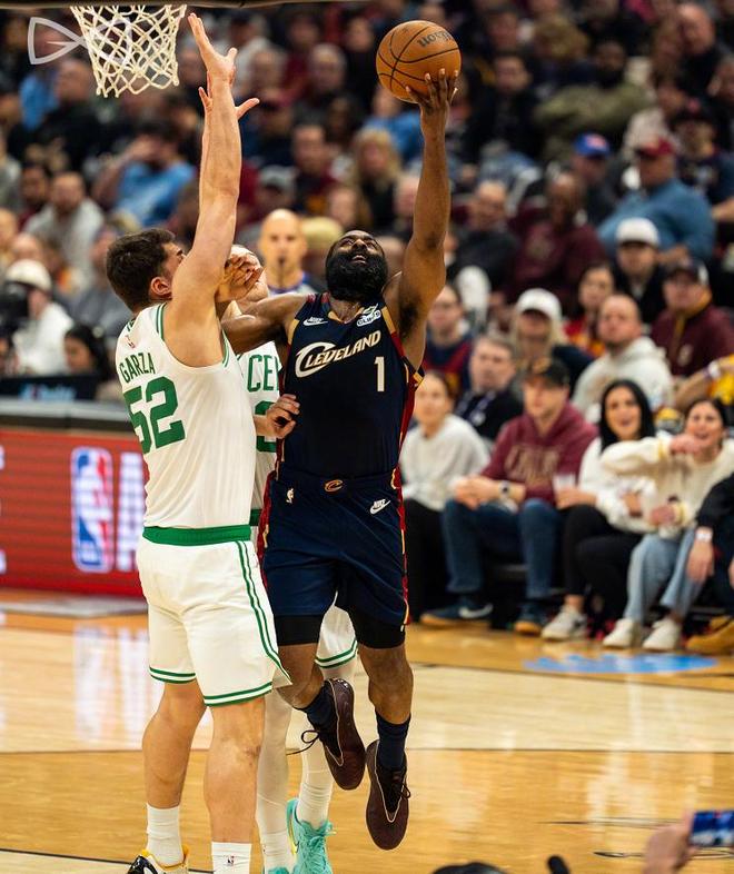 凯尔特人三杀骑士 塔图姆复出助绿军豪取三连胜