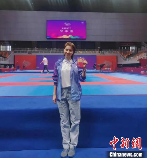 警花武术高手亮相杭州亚运会空手道赛场