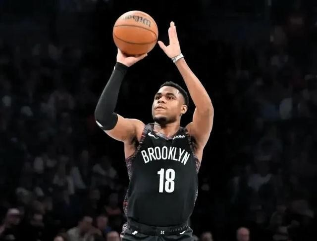 湖人伤病潮冲击季后赛布局 阵容调整成关键考验