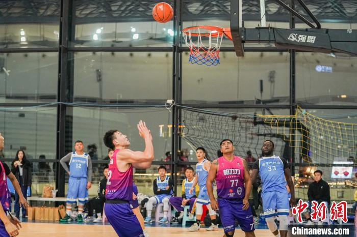 邕台篮球友谊赛上演激烈对决 柏力力以121比108胜