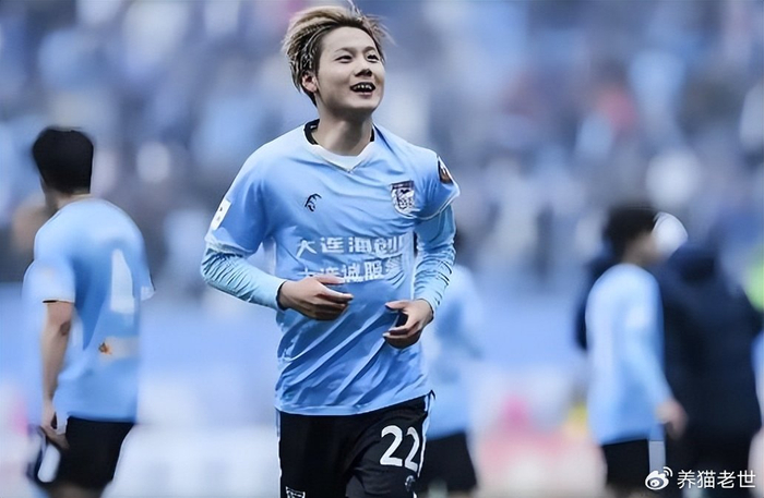 毛伟杰大连英博闪耀中超引热议 转会传闻遭辟谣