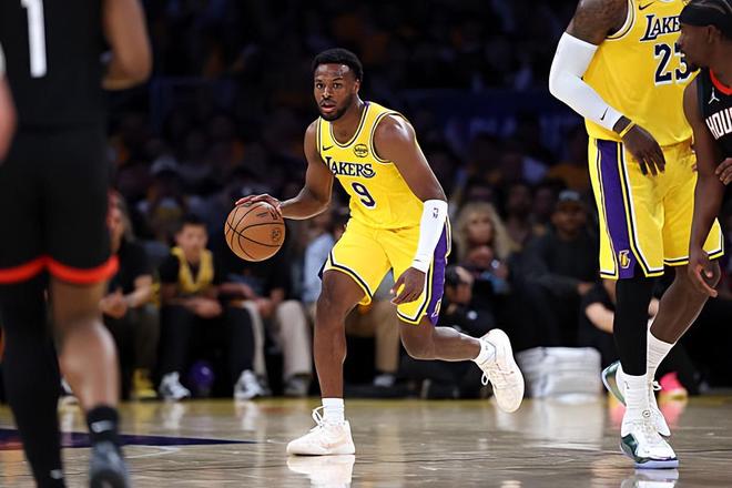 湖人主场力克火箭 首战奠定系列赛优势 布朗尼表