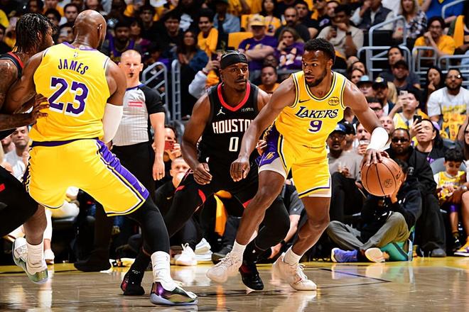 湖人主场力克火箭 首战奠定系列赛优势 布朗尼表