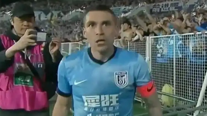 大连英博客场1-0绝杀辽宁铁人 斯坦丘世界波定乾