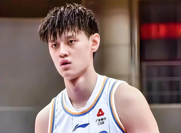 曾凡博复出迎战吉林男篮 季后赛命运悬于一线